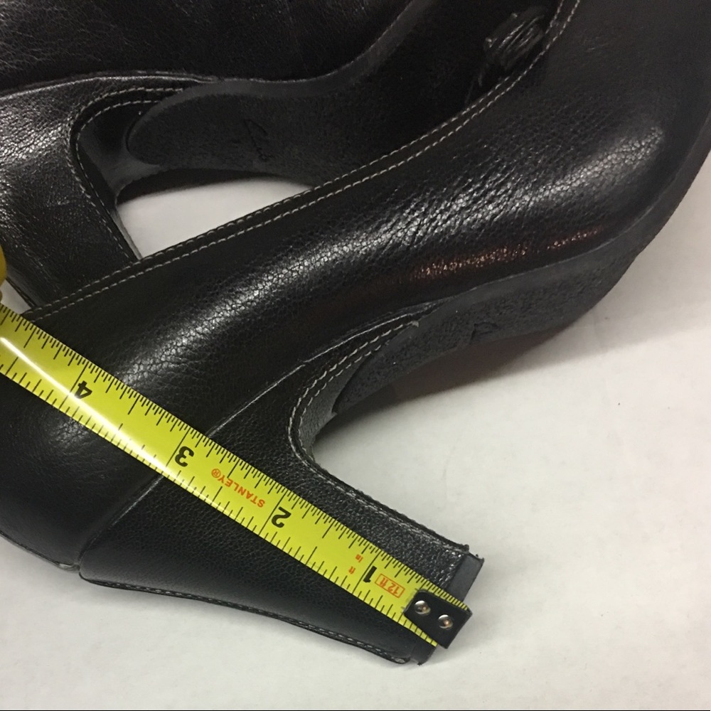❗️Moving SALE FINAL❗️ Gorgeous Leather Peep Toes - Picture 6 of 8